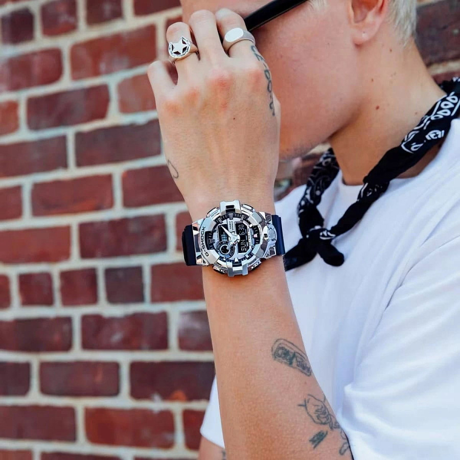 Часы Casio G-Shock GM-700-1A (GM-700-1AER) — пластик сталь, Япония