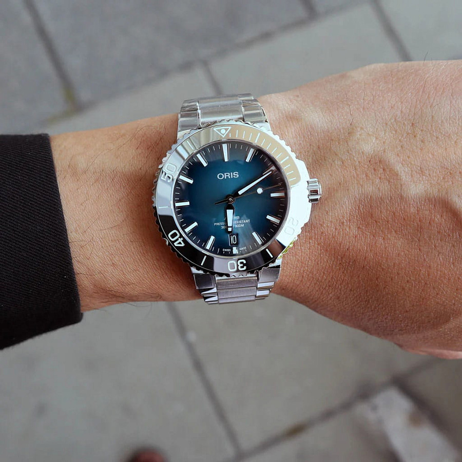 Часы Oris Aquis Date 01 733 7732 4155-07 8 21 05PEB — нержавеющая сталь, мужские