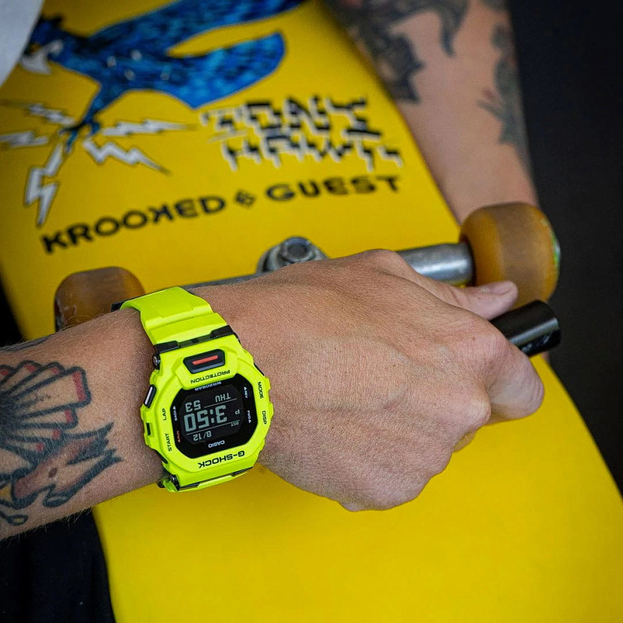 Часы Casio G-Shock GBD-200-9DR (GBD-200-9) — электронные, пластик