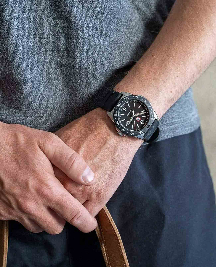 Часы Luminox Pacific Diver XS.3121 — кварцевые, сталь