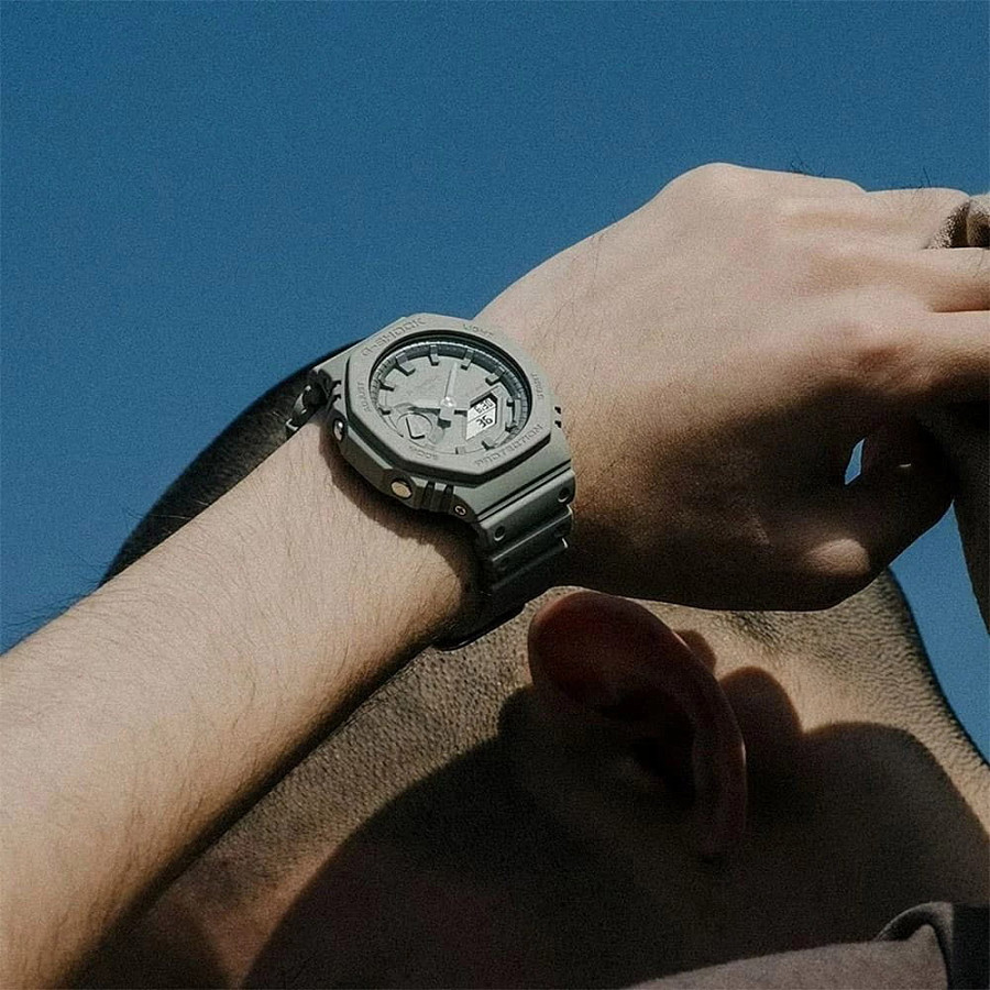 Часы Casio G-Shock GA-2100NC-3A — электронные, пластик карбон
