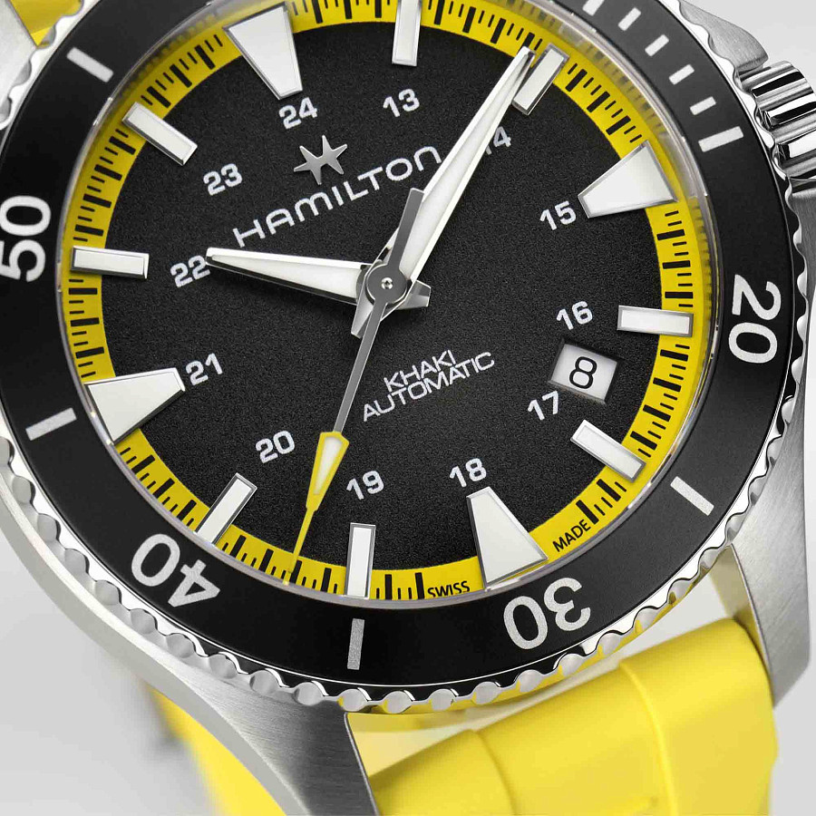 Часы Hamilton Khaki Navy Scuba Auto H82395332 — каучук, мужские