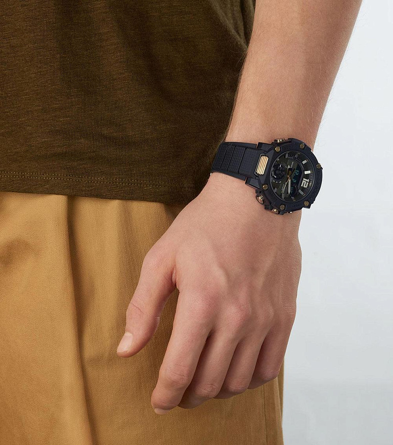 Часы Casio G-Shock GST-B300B-1A — электронные, сталь карбон