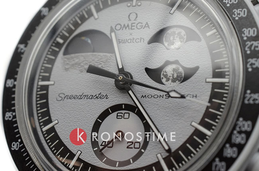 Часы Swatch x Omega Bioceramic Moonswatch Mission to EarthPhase SO33M700 — мужские, черный