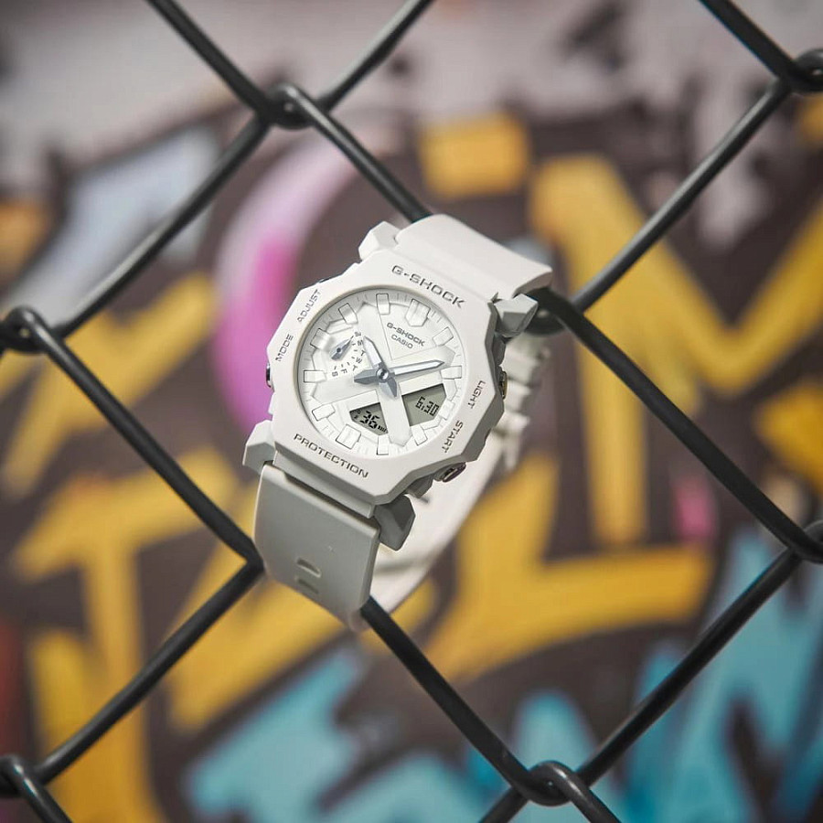 Часы Casio G-Shock GA-2300-7ADR (GA-2300-7A) — пластик, мужские