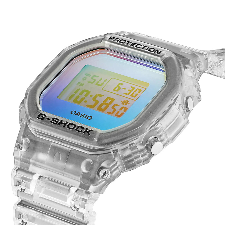 Часы Casio G-Shock DW-5600SRS-7 — пластик, Япония