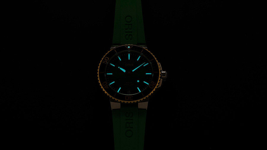 Часы Oris Aquis Date Calibre 400 01 400 7769 6357-07 4 22 77FC — каучук, мужские