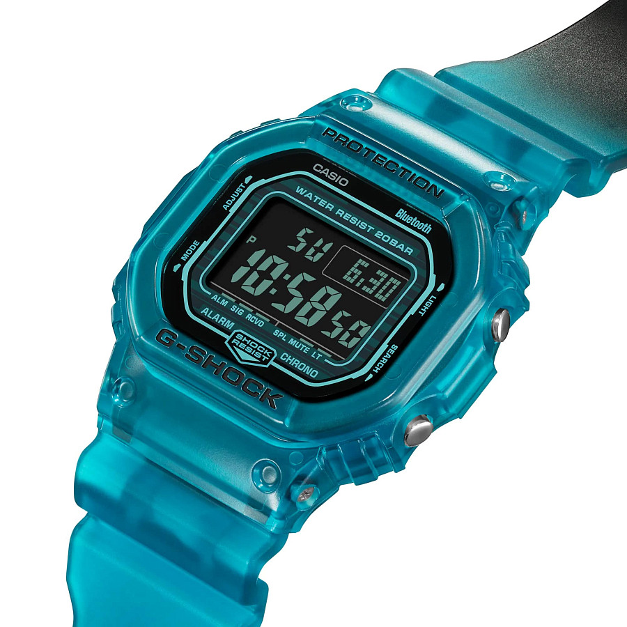 Часы Casio G-Shock DW-B5600G-2 — пластик, Япония