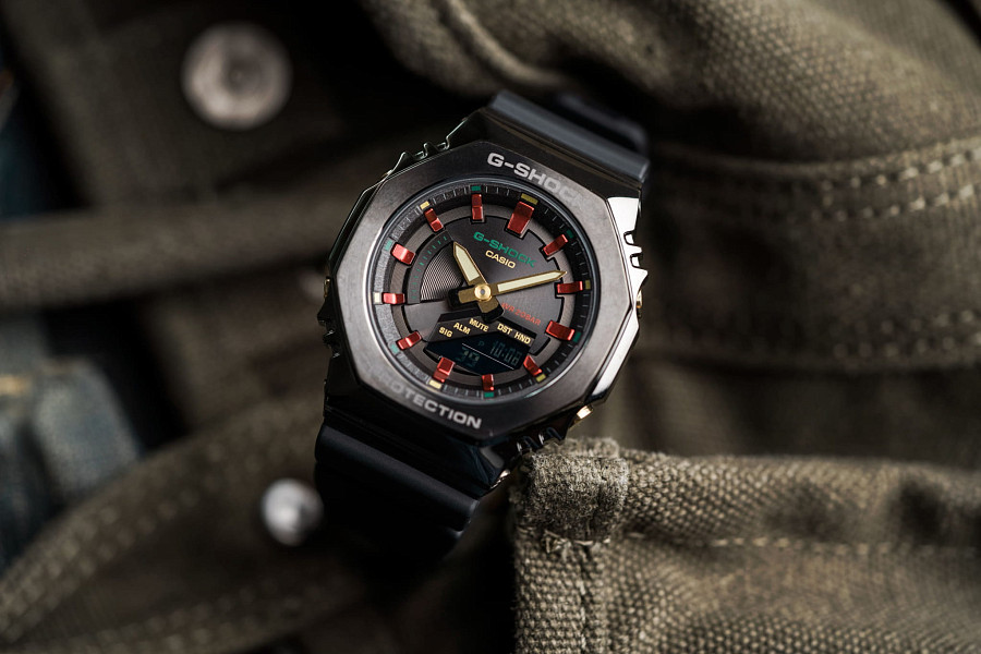 Часы Casio G-Shock GM-S2100CH-1A — женские, пластик