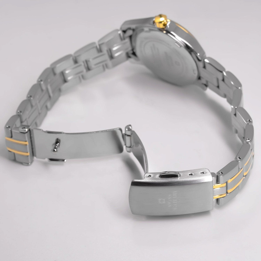 Часы Swiss Military by Chrono Сверхточные SM30201.06 — сталь c pvd покрытием, женские