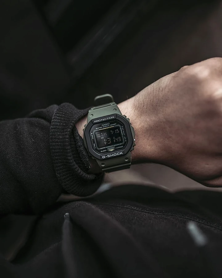 Часы Casio G-Shock DW-5610SU-3DR (DW-5610SU-3E) — электронные, пластик