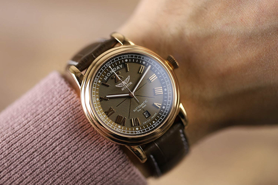 Часы Aviator Douglas Day-Date V.3.35.2.280.4 — механические, сталь металл
