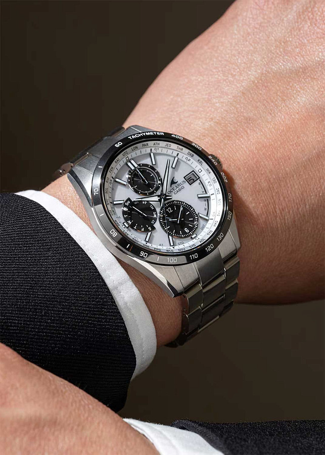 Часы Casio Oceanus OCW-T2600J-7A — кварцевые, титан