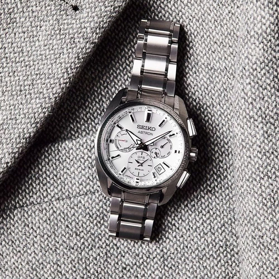 Часы Seiko Astron SSH063J1 — серебристый, титан металл
