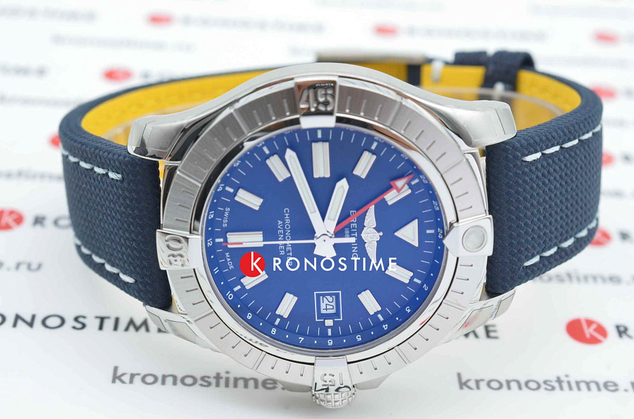 Часы Breitling Avenger Automatic GMT 45 A32395101C1X1 — мужские, кожа + текстиль