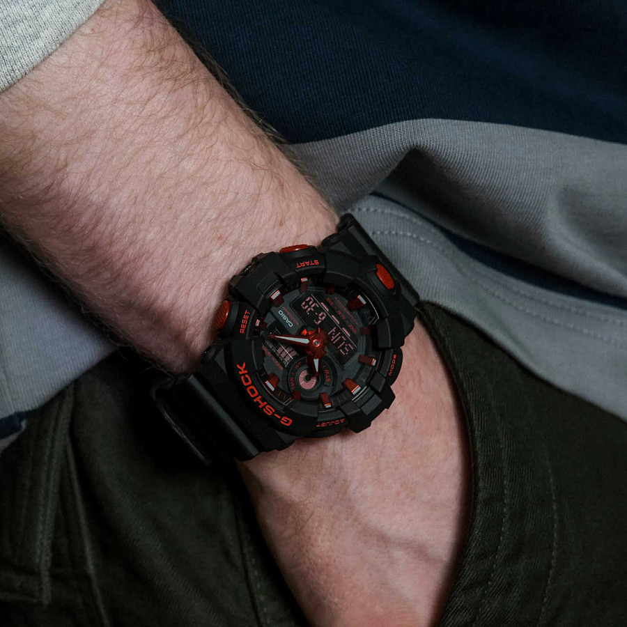 Часы Casio G-Shock GA-700BNR-1ADR (GA-700BNR-1A) — электронные, пластик