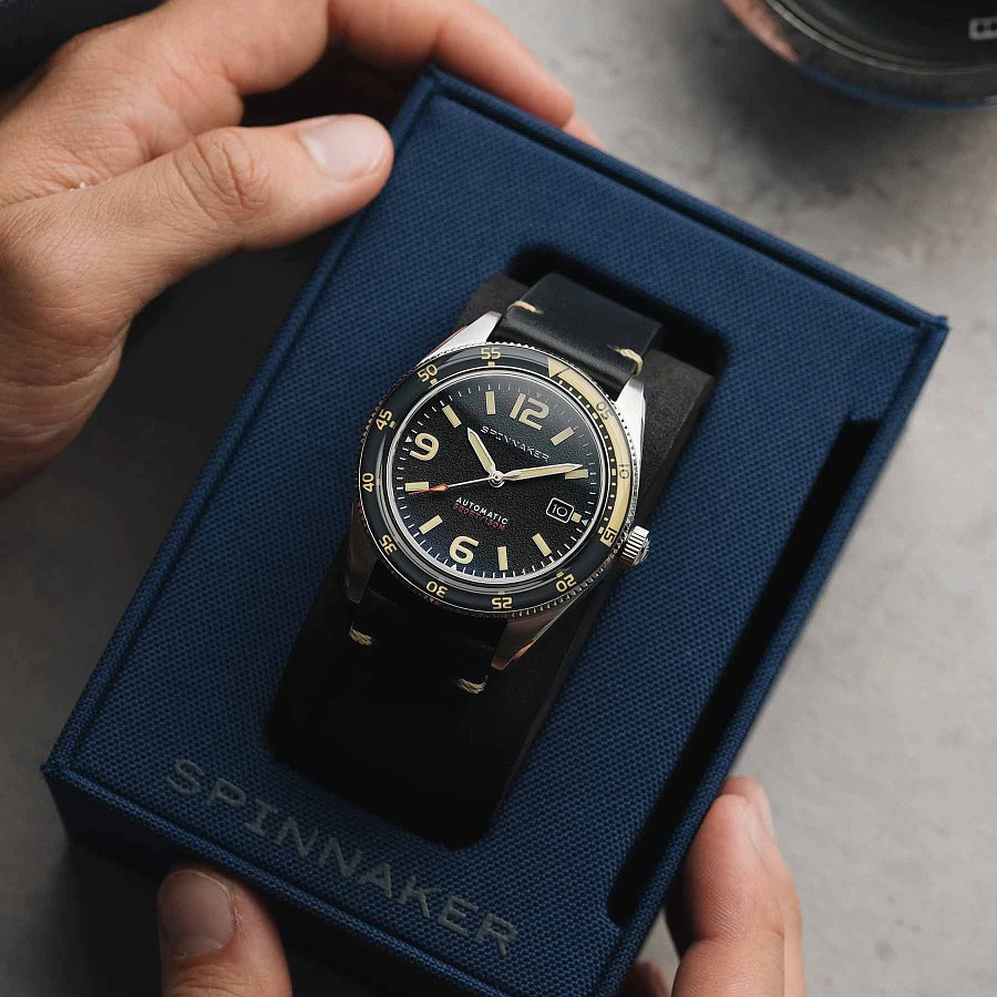 Часы Spinnaker Fleuss SP-5055-0B — черный, металл сталь