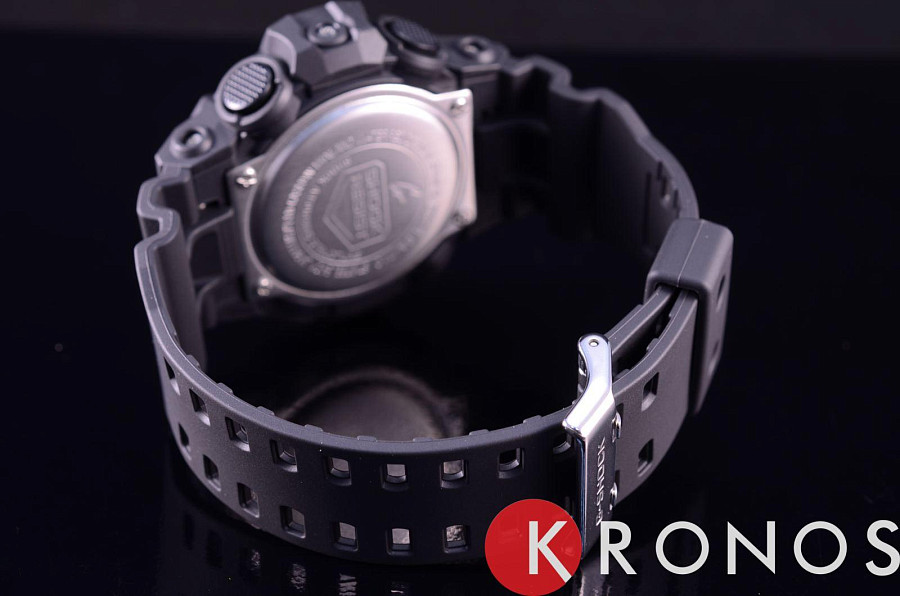 Часы Casio G-Shock GA-710-1A2 — Япония, электронные