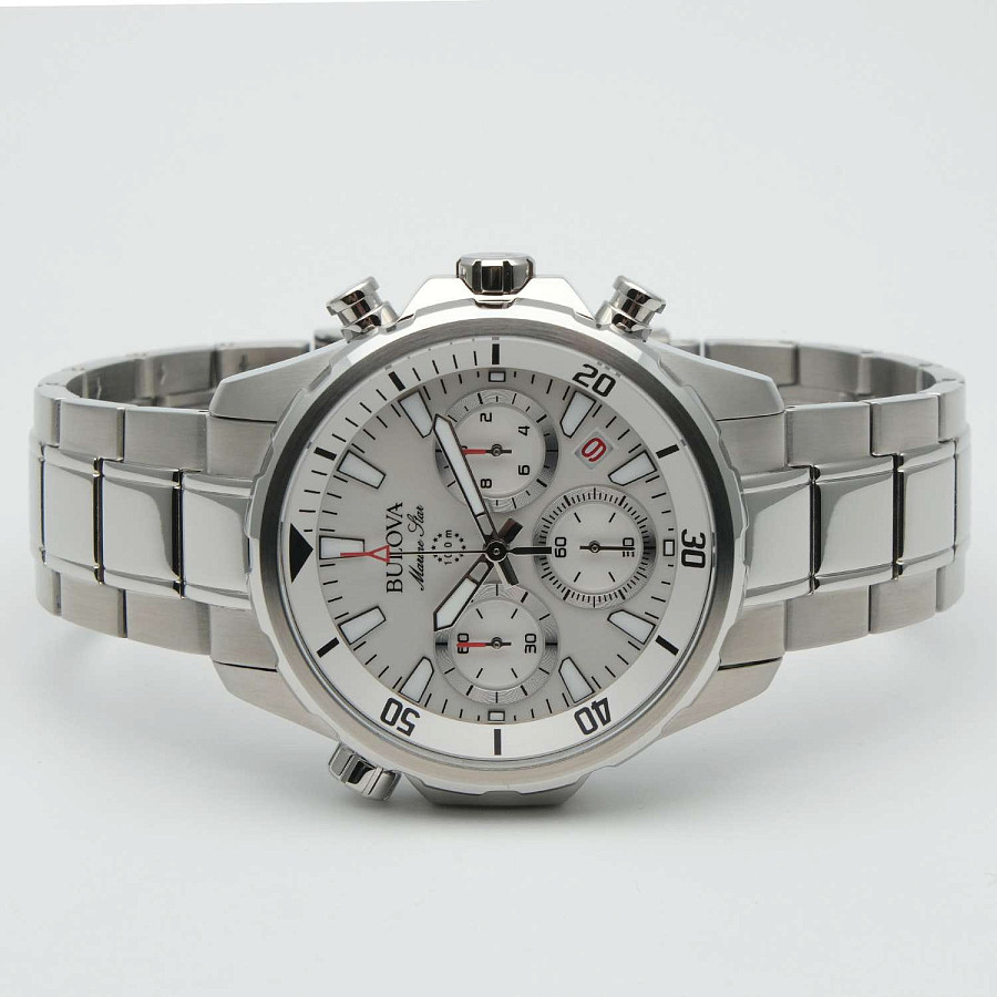 Часы Bulova Marine Star 96B255 — США, кварцевые