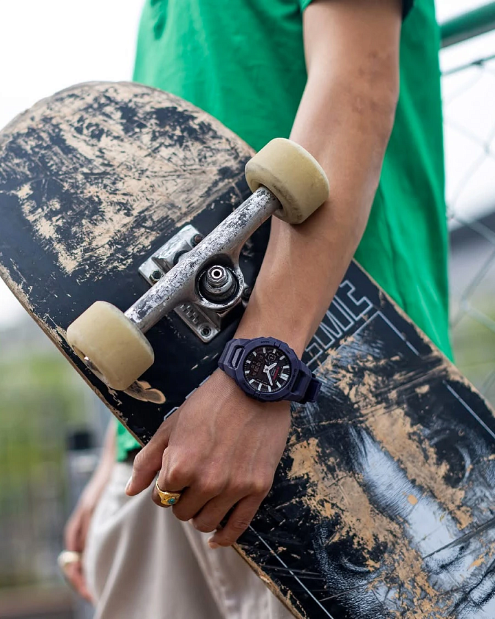 Часы Casio G-Shock GBA-950-2A — пластик, Япония