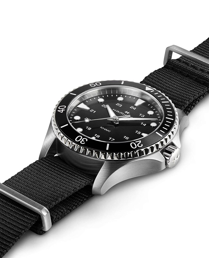 Часы Hamilton Khaki Navy Scuba Quartz H82201931 — сталь, Швейцария