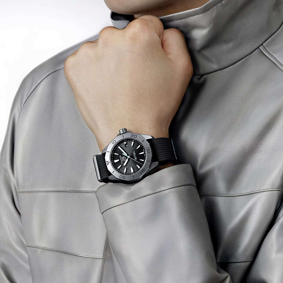 Часы TAG Heuer Aquaracer Professional Solargraph 200 WBP1180.FN8027 — тканевый, мужские