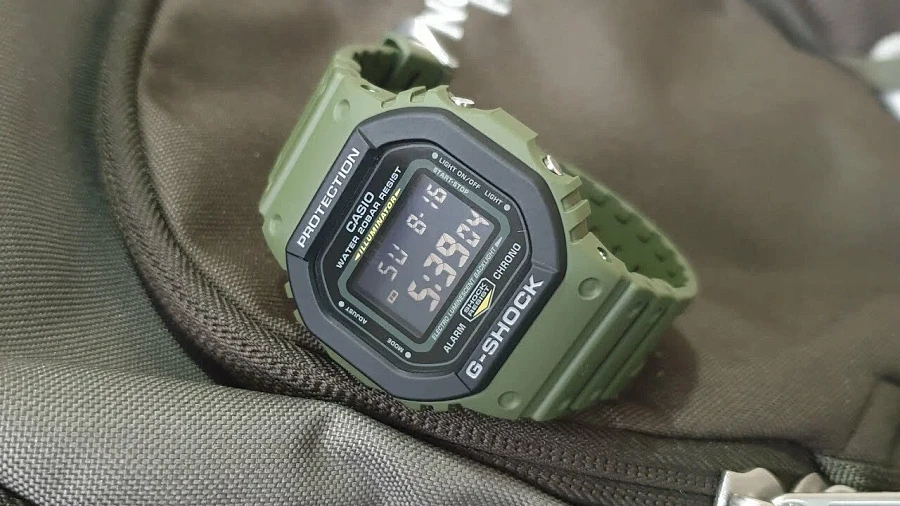 Часы Casio G-Shock DW-5610SU-3DR (DW-5610SU-3E) — черный, пластик