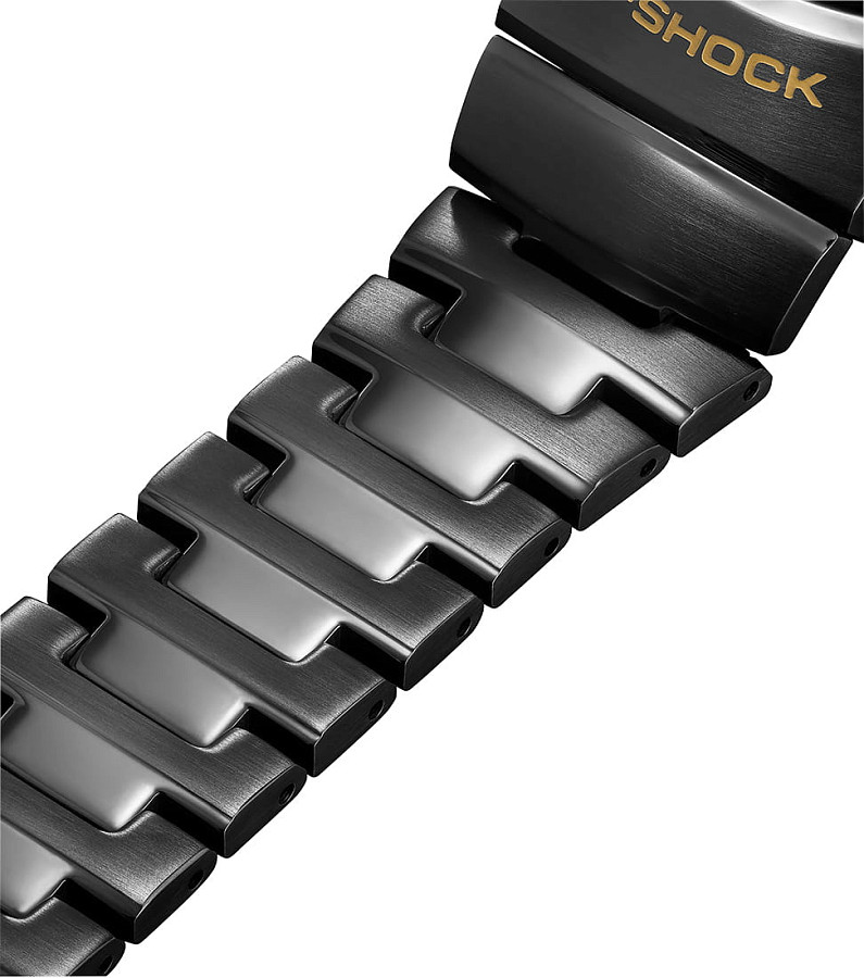 Часы Casio G-Shock AWM-500GC-1AJR — черный, металл сталь