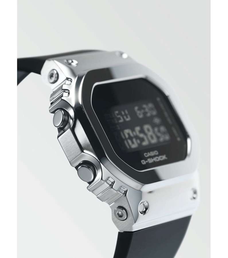 Часы Casio G-Shock GM-S5600-1DR (GM-S5600-1) — электронные, Япония, женские