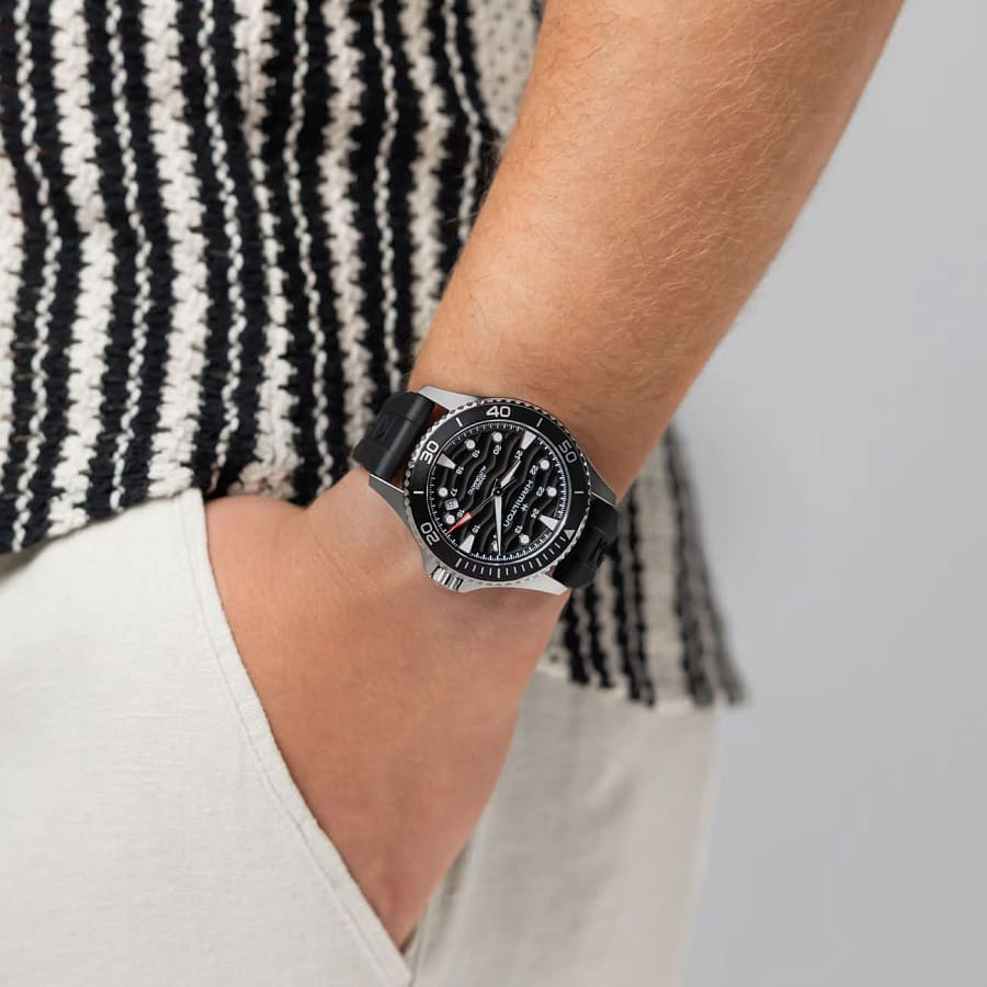 Часы Hamilton Khaki Navy Auto 40 mm H82415330 — каучук, мужские
