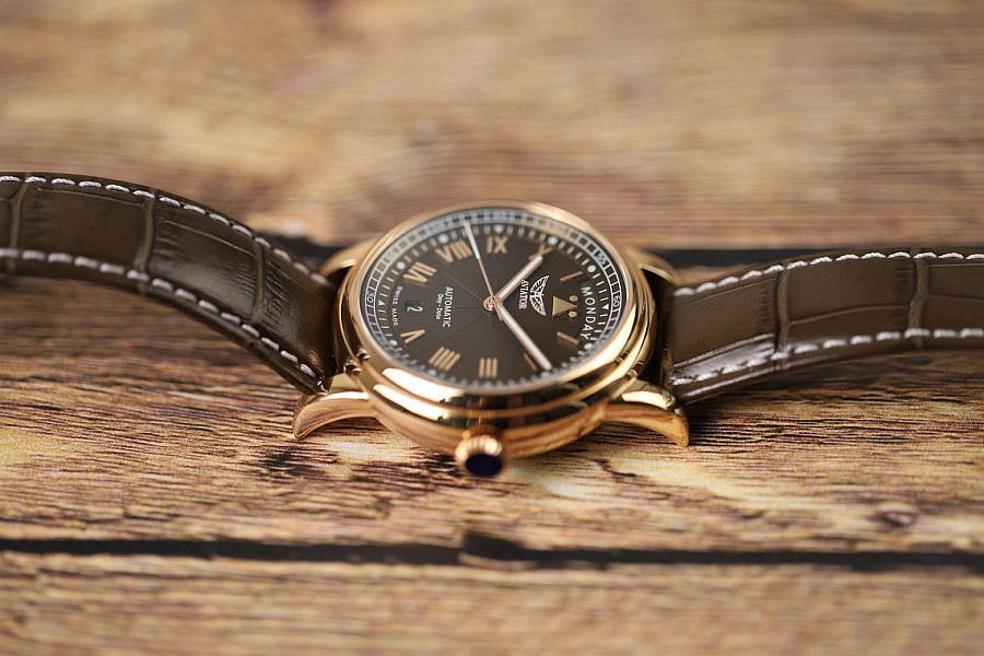 Часы Aviator Douglas Day-Date V.3.35.2.280.4 — артикул V.3.35.2.280.4