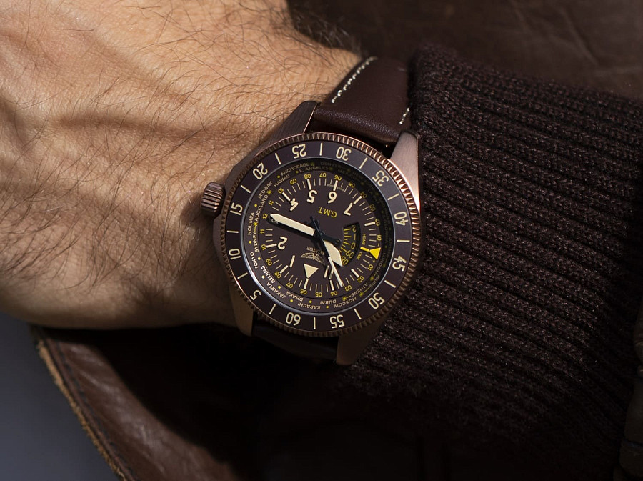 Часы Aviator Airacobra GMT V.1.37.8.306.4 — металл сталь, Швейцария