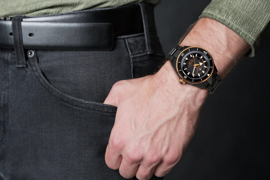 Часы Rado Captain Cook High-Tech Ceramic R32127162 — черный, керамика сталь
