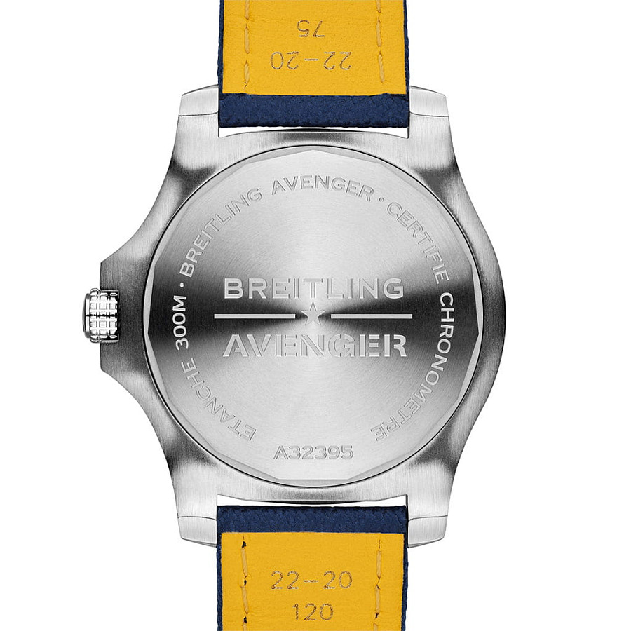Часы Breitling Avenger Automatic GMT 45 A32395101C1X1 — металл сталь, Швейцария