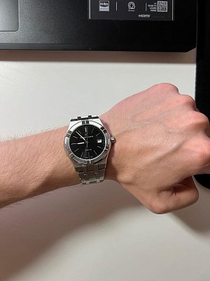 Фото покупателя: Швейцарские наручные часы Maurice Lacroix Aikon Quartz AI1108-SS002-330-1